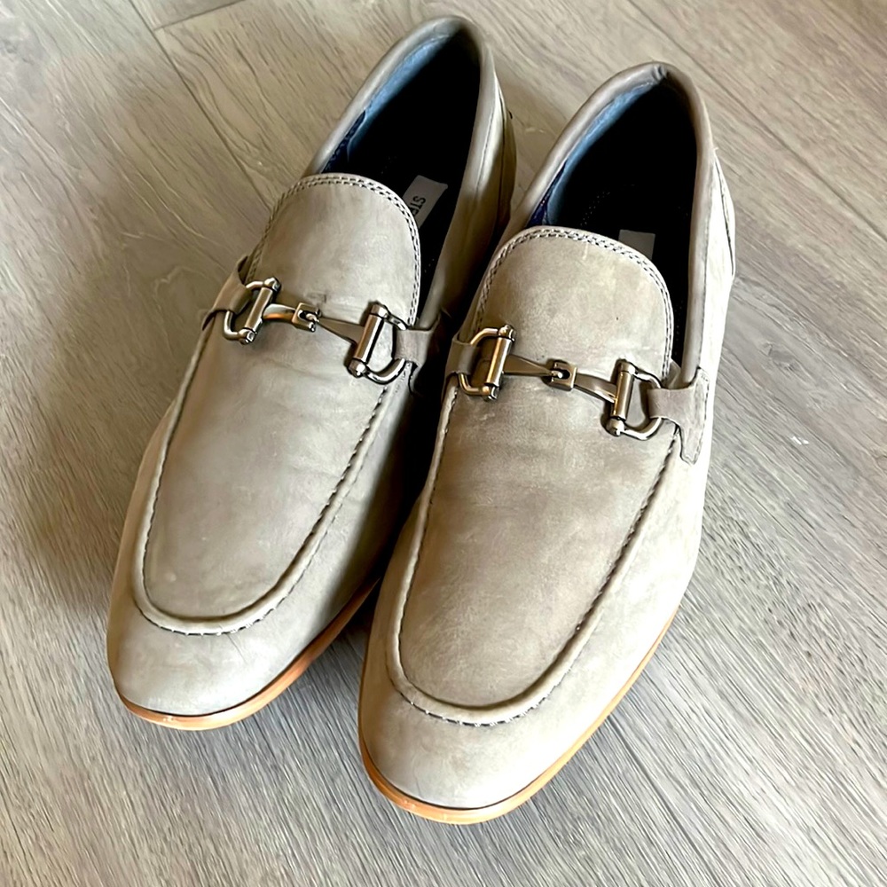Men’s light grey suede bit loafers from Steve Madden size 9.5.